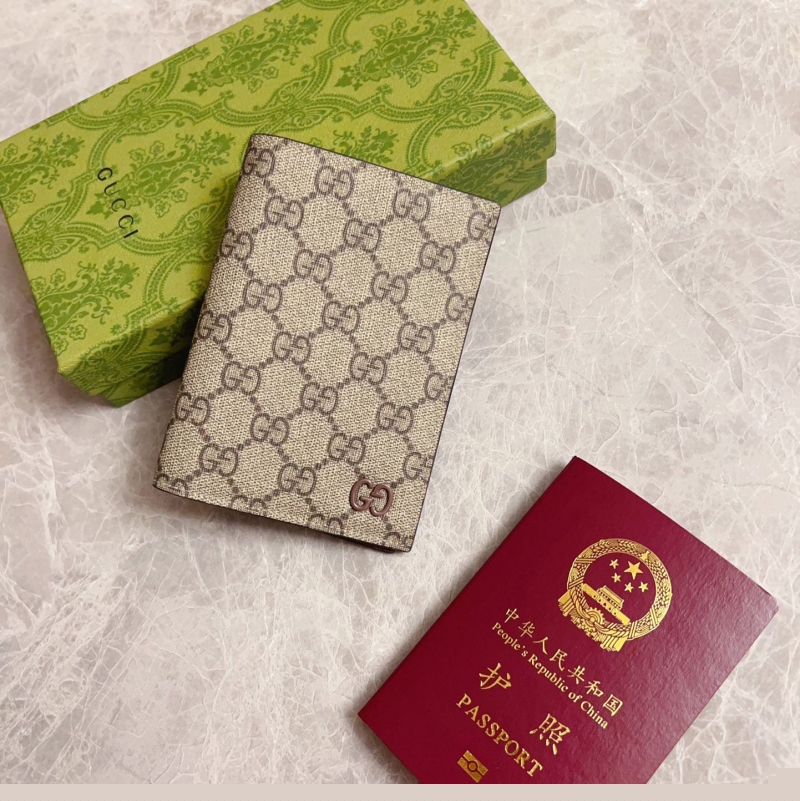 G*u*i wallets & purse
